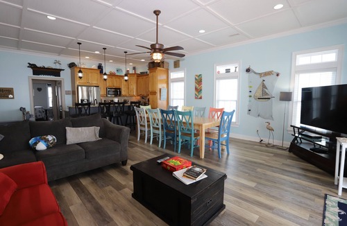 Surf City House | Oceanfront, Elevator, Early Check-In, Heated Pool, Step onto the Sand