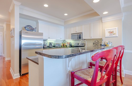 Isle of Palms Villa | Oceanfront, Large Condo! Prime Location, Community Pool & Elevator!
