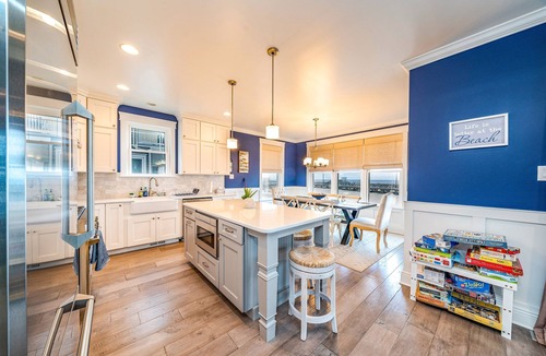 North End House | Oceanfront Luxury:5BR 4BA Home with Front Porch & Modern Comforts