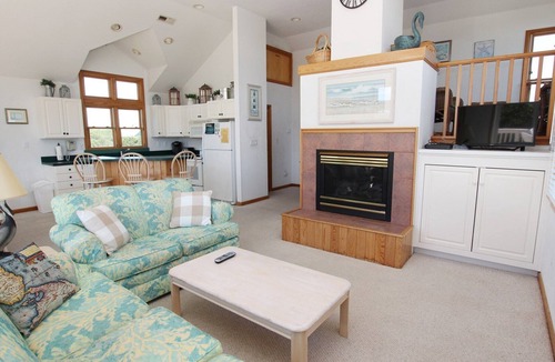Pine Island House | Oceanside, Hot Tub, Community Amenities, 845 ft to Beach Access, PI6, Fan-ta-sea