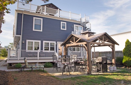Dewey Beach House | Oceanside Multi Family - Steps to Beach - Roof Top Deck & Amazing Outdoor Space