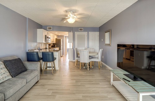 Mantoloking Condo | Oceanside Retreat in Mantoloking: Walk to Beach!