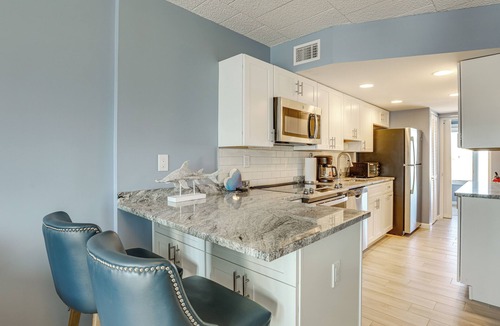 Mantoloking Condo | Oceanside Retreat in Mantoloking: Walk to Beach!