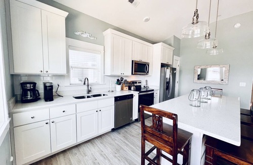 Corolla Light Condo | OceansideLuxuryCondo*Walk2Beach*Pool*Pets*NoStairs