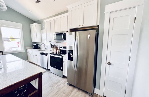 Corolla Light Condo | OceansideLuxuryCondo*Walk2Beach*Pool*Pets*NoStairs