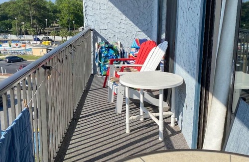 Myrtle Beach Condo | Oceanview 2BR/2BA Condo in Oceanfront 'B' Bldg at Myrtle Beach Resort