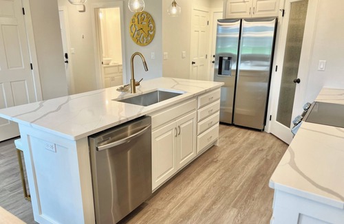 Spirit Lake House | Okoboji Bliss: Luxury Lake Retreat, 3-BR, 2.5 baths, Pools, Family Fun!