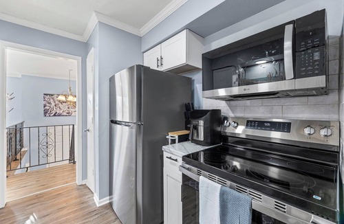 Olathe Apartment | Olathe duplex by YDSH GuestMind - Comfortable, private unit, Pet Friendly!