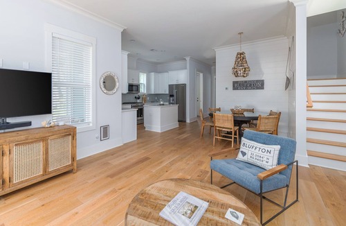 Olde Town House | Old Town Bluffton Home + FREE Golf Cart Luxury Home - Sleeps 8