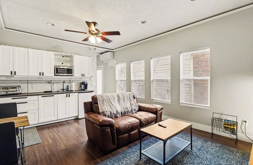 Downtown Omaha Apartment | Omaha Group Stay | 10+ Apartments, Sleeps 20