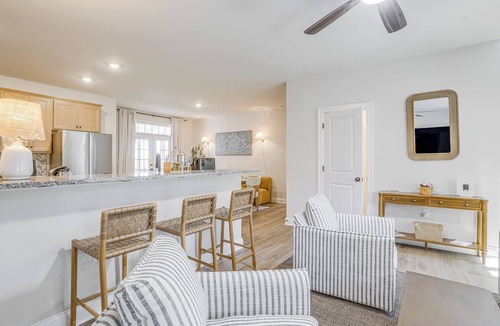 Livingston House | On 4+ Acres! Modern Home w/Lake Access in Orange