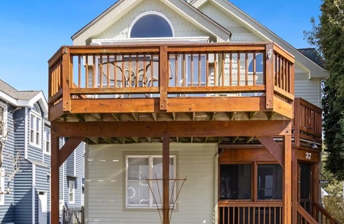Cape May Point House | One and a half blocks to the beach. Walk to nature trails.