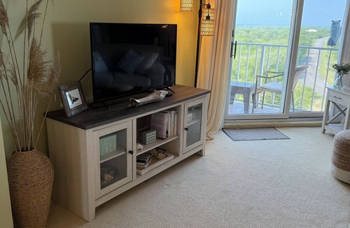 Diamond Beach Condo | One block from beach with ocean view 5th Floor Rental in Exclusive Diamond Beach