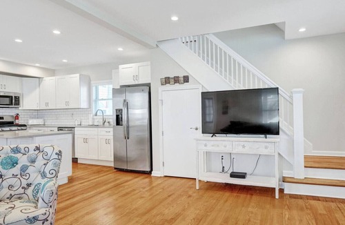 Point Pleasant Beach House | One block to beach, off st parking, 3fls