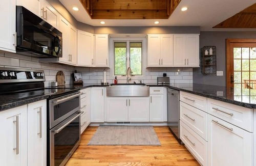 Ankeny House | One-of-a-kind home in Ankeny on 1.8 acres with a pond. You will truly feel like you are on a resort but will be able to have this piece of paradise all for yourself.