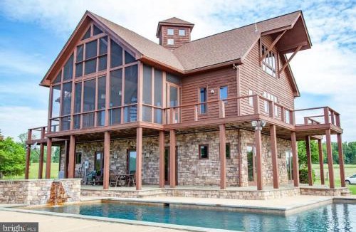 Oakpark House | One Of A Kind Home in VA Wine Country on 50 acres