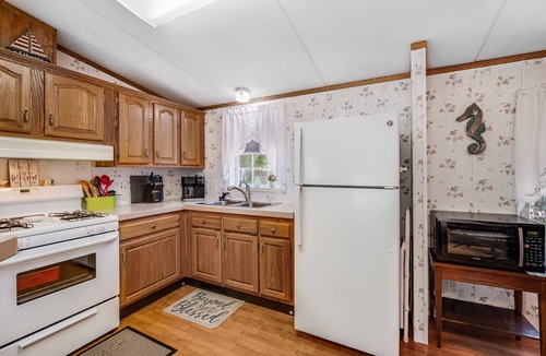 Deep Hole House | One Peace Cottage by Seaside Vacations & Sales