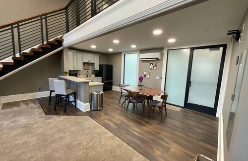 Barre Apartment | One Zero Five Stay 301
