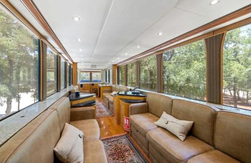 Austin Villa | Opulent Luxury Villa Retreat near Lake Walter E. Long in Texas