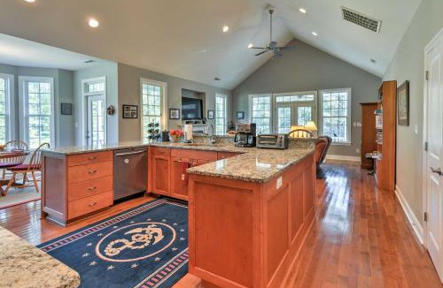 Minnesott Beach House | Oriental House on 1 Acre w/Wraparound Porch!