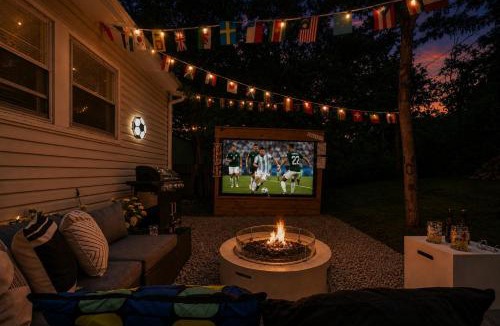 Kansas City House | Outdoor Cinema Fire Pit Grill Board Games