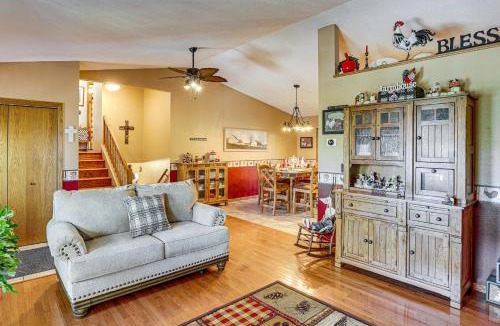 Rapid City House | Outdoor Kitchen & Patio Oasis! 5BR Rapid City Home