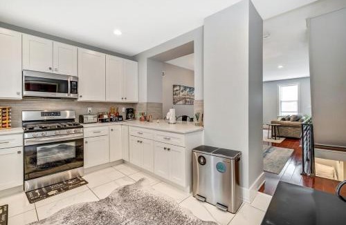 Bella Vista House | Outstanding Home Relaxing Rooftop with Patio & Grill