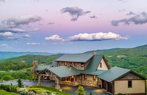 Banner Elk House | Over The Top Lodge at Chappell Farms