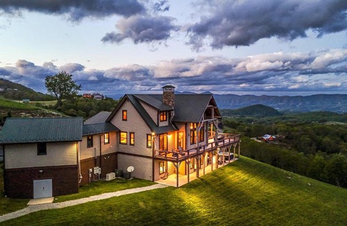 Banner Elk House | Over The Top Lodge at Chappell Farms
