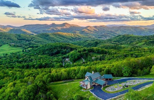Banner Elk House | Over The Top Lodge at Chappell Farms