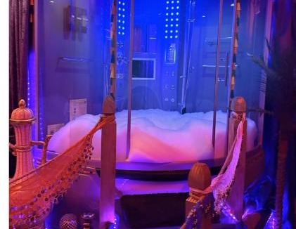 Morrison Apartment | Overnight Escape Room - Genie Romance Micro-Resort