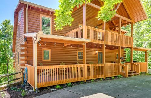 Ranger House | 'Owl's Nest' Pet-Friendly Cabin w/Private Hot Tub