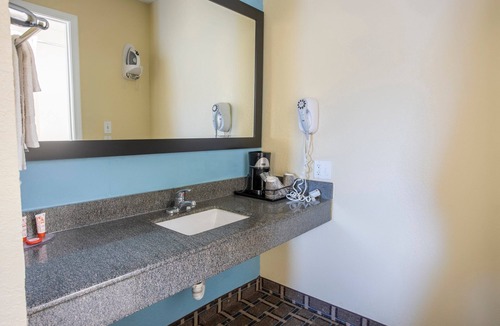 Cedar Bluff Hotel | OYO Hotel Knoxville TN Cedar Bluff I-40