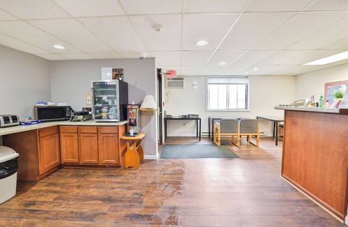 Pipestone Historic District Hotel | OYO Hotel Pipestone MN, Canterbury Park