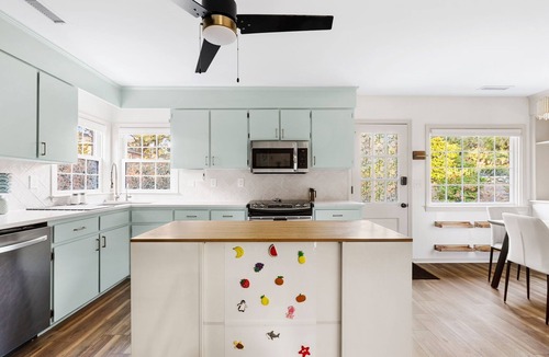 West Ashley House | Palm House Cozy Retreat Close to Everything