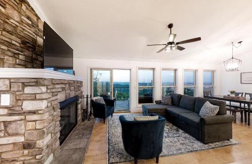 Maynardville House | Panoramic Lake Norris Views Sleeps 12 Deck Games