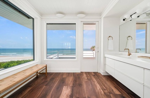 Crescent Beach House | Panoramic Paradise I Luxury Beachfront Estate & Boardwalk to the Beach