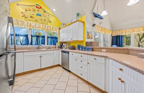 Corolla House | Paradise Cay: 5 Bedrooms, Private Pool, Hot Tub