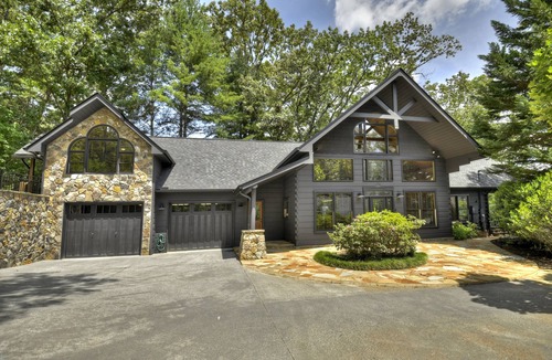 Blue Ridge House | Paradise on the Lake! Make your family memories here!
