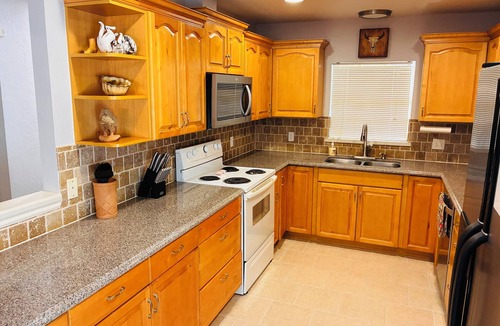 Oklahoma City House | Paradise on the Prairie: - Conveniently Located and Perfect for Your Stay