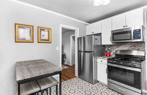 Peoria Heights House | Paris in the Heights: 3Bed+Backyard Patio