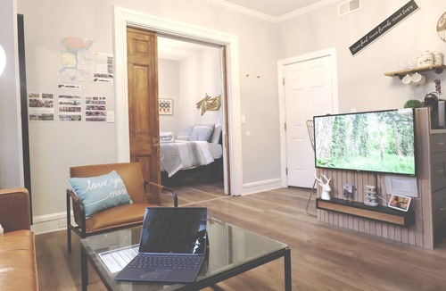 Woodbury House | Parking, Near Philly&Airport, Superfast WIFI