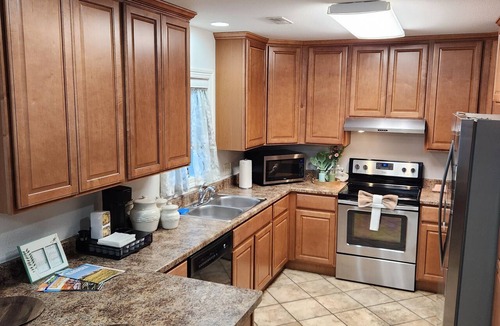 Broken Bow House | Peaceful 2-bedroom townhome in Broken Bow with Ben and Jerri the Nigerian Goats!