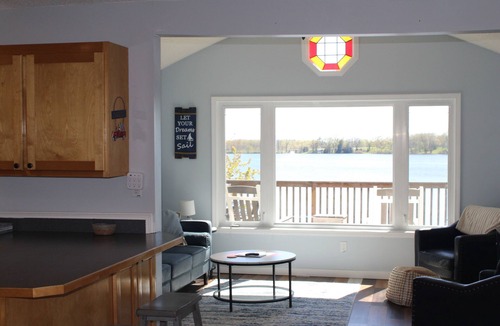 Clear Lake Cabin | Peaceful 3-bedroom lake house on quiet cul-de-sac