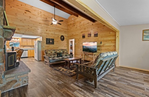 Cosby Cabin | Peaceful 3BR*Firepit*Games*8 Mins to National Park