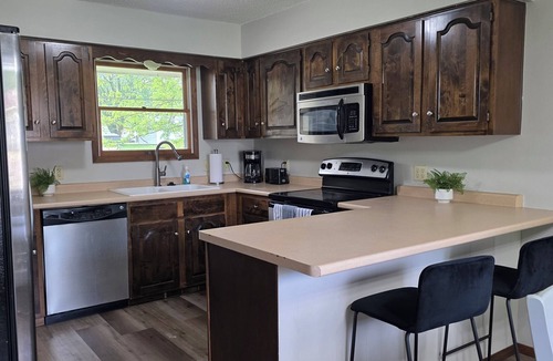 Oelwein House | Peaceful 4-bedroom entire house with AC in Oelwein with garage & free wi-fi