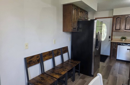 Oelwein House | Peaceful 4-bedroom entire house with AC in Oelwein with garage & free wi-fi