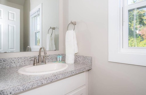 Downtown Apartment | Peaceful and Bright 2BR Duplex
