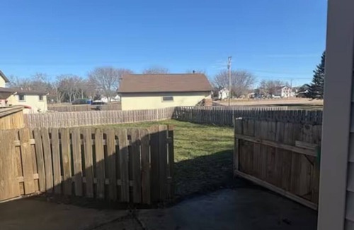 McFarland House | Peaceful and Spacious Home With Fenced Yard - 15 Min to Madison