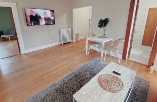 Dundee-Happy Hollow Historic District Apartment | Peaceful Bungalow 😍 Midtown, Close to Everything